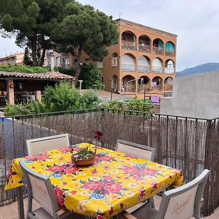 Alojamiento Con Encanto En Planta Superior Ideal Para Trabajo Y Escapadas Familiares En Montserrat Esparraguera Luaran gambar