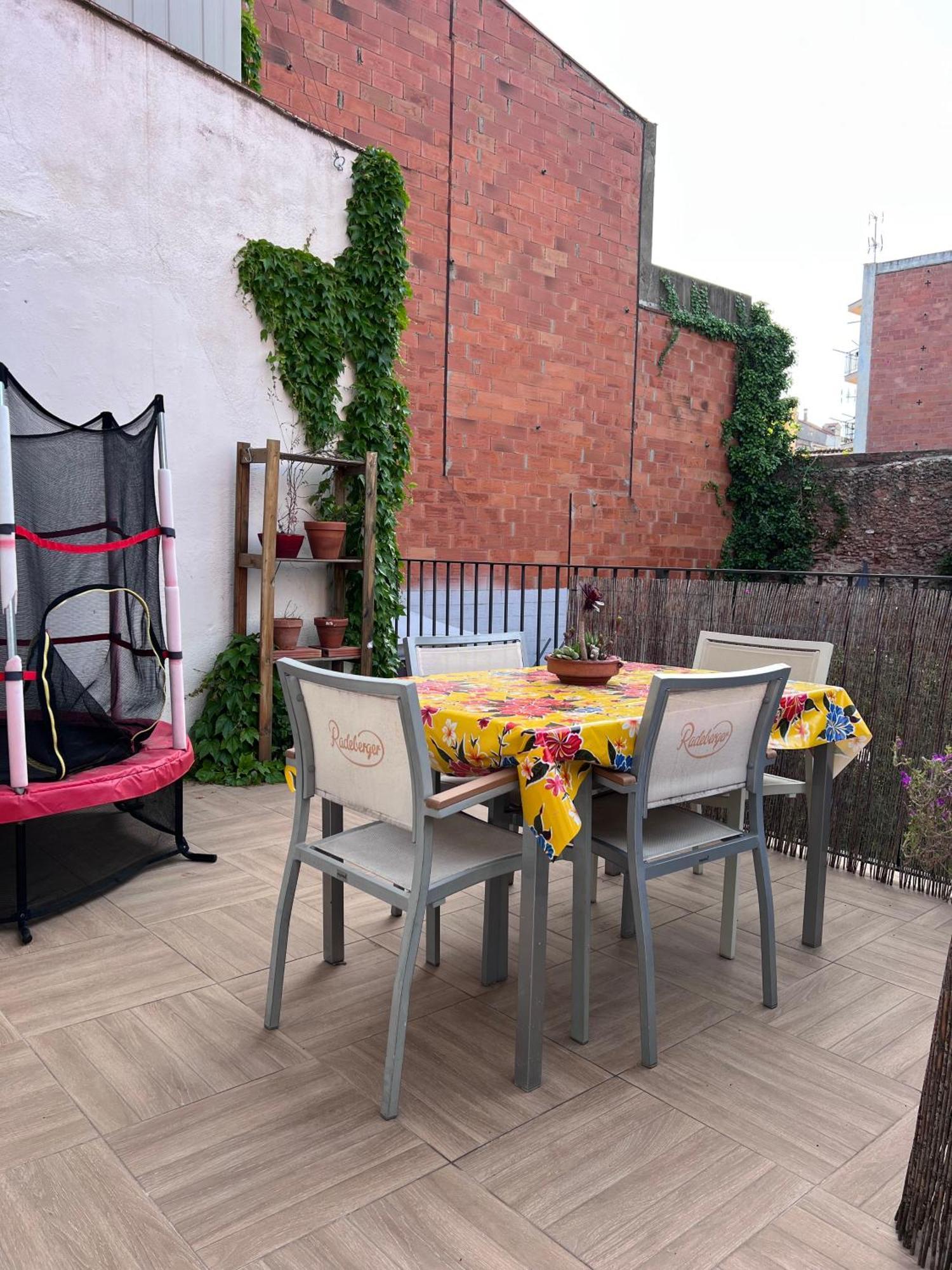 Alojamiento Con Encanto En Planta Superior Ideal Para Trabajo Y Escapadas Familiares En Montserrat Esparraguera Luaran gambar